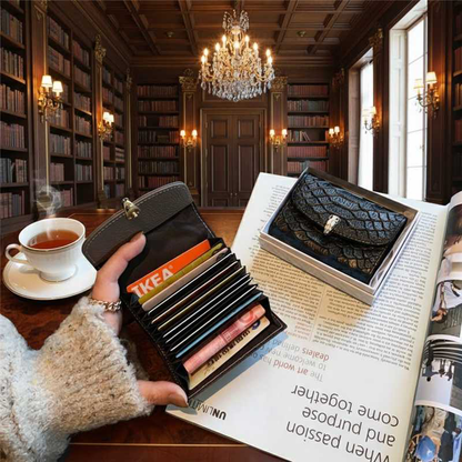 Elegant Snakeskin Leather Card Case – Ultra Slim & Secure